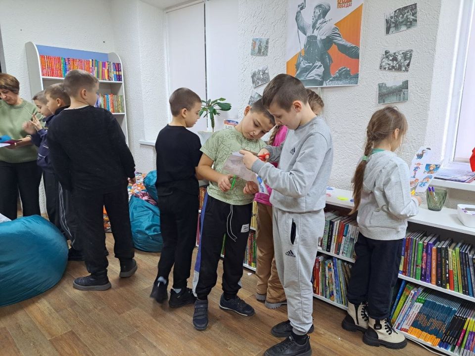 В Лутугинской библиотеке для детей завершилась акция «Мамочка моя, я читаю для тебя» В Лутугинской библиотеке для детей завершилась акция «Мамочка моя, я читаю для тебя»