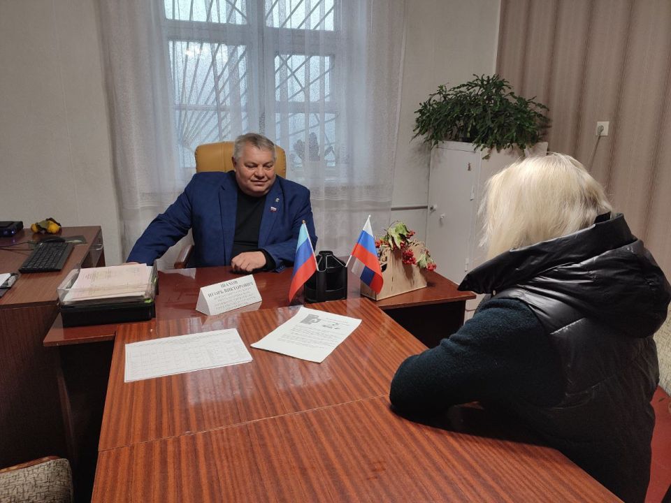 Депутат Игорь Шахов ответил на вопросы жителей города Вахрушево Депутат Игорь Шахов ответил на вопросы жителей города Вахрушево