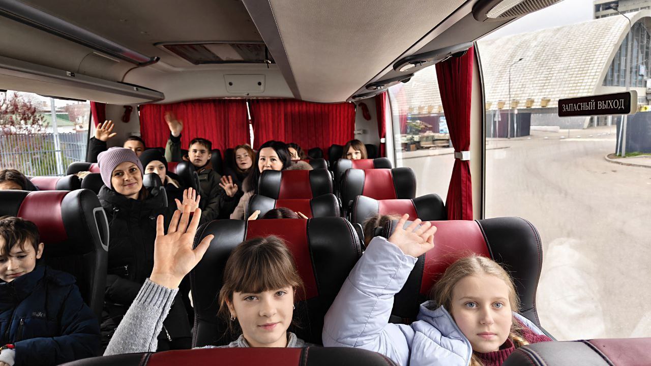 Первые Михайлюковской школы, призёры Конкурса первичных отделений, отправились в поездку по маршруту Москва-Великий Устюг- Кострома на туристическом поезде «Зимняя сказка»