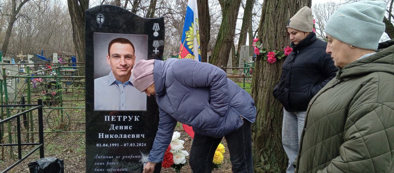 3 декабря в России отмечается День Неизвестного солдата 3 декабря в России отмечается День Неизвестного солдата