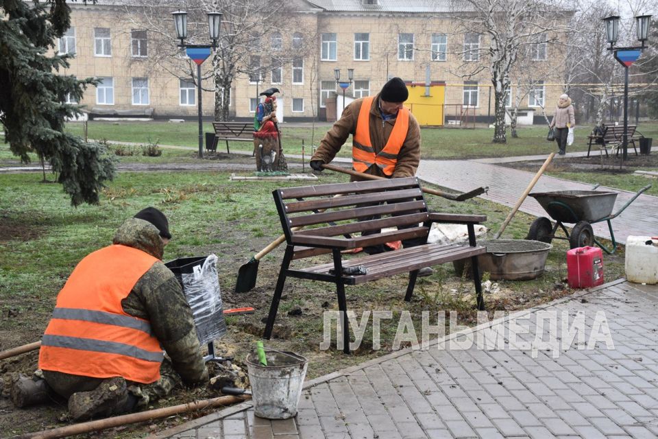 В Кировске приступили к реализации инициативного проекта «Благоустройство сквера площади им. Ленина» В Кировске приступили к реализации инициативного проекта «Благоустройство сквера площади им. Ленина»
