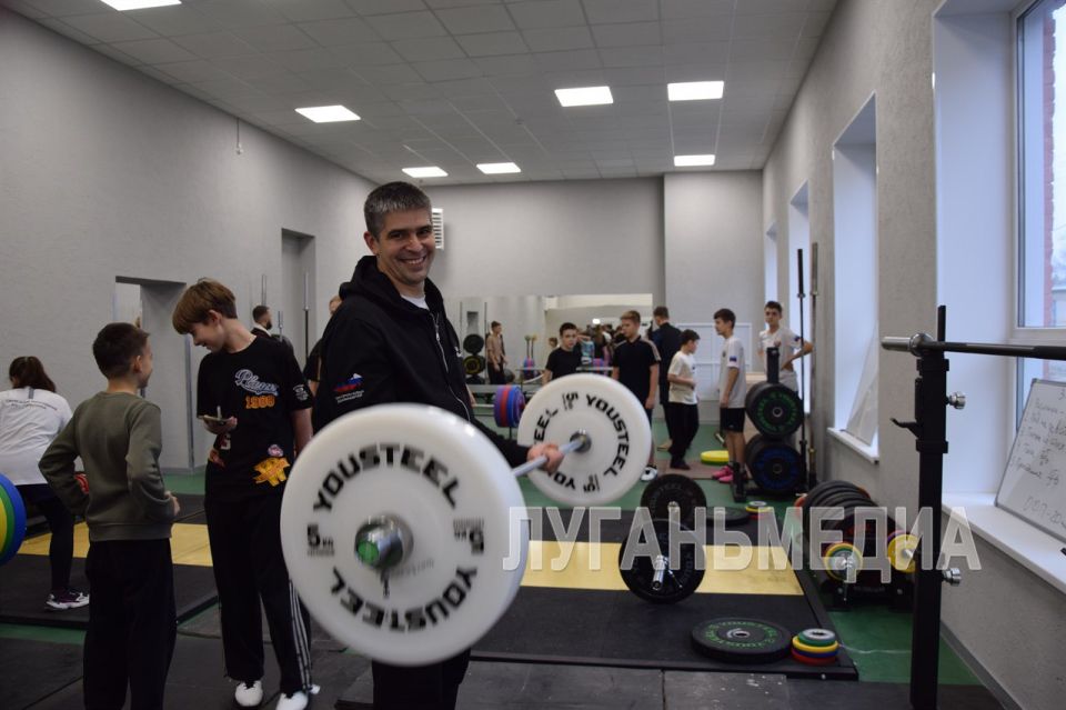 В Славяносербске открыли спортивный комплекс после капитального ремонта В Славяносербске открыли спортивный комплекс после капитального ремонта