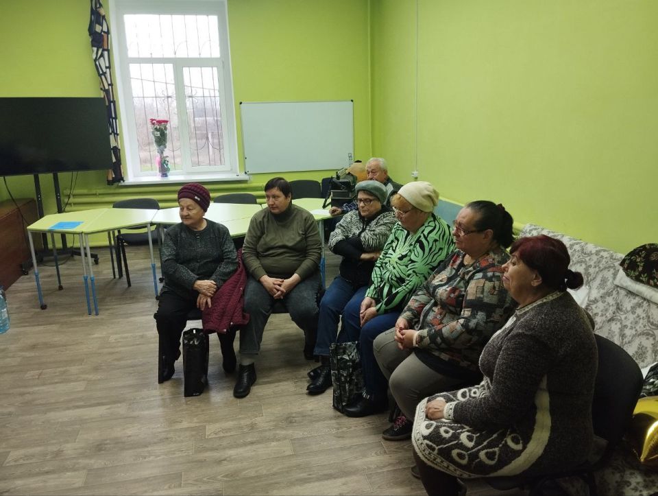 В Станице Луганской продолжается Декада приемов граждан приуроченная к 24-летию партии «Единая Россия» В Станице Луганской продолжается Декада приемов граждан приуроченная к 24-летию партии «Единая Россия»