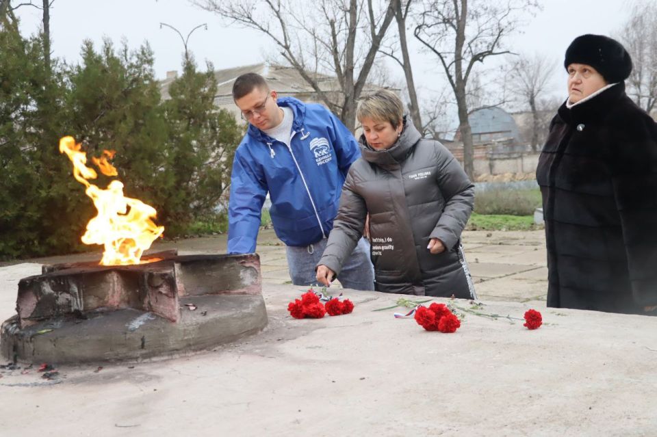 Северодончане почтили память погибших героев в День Неизвестного Солдата Северодончане почтили память погибших героев в День Неизвестного Солдата