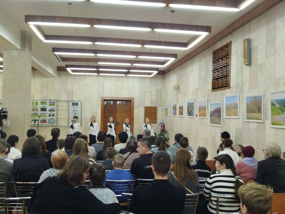 Сегодня в Ровеньках состоялась детская концертно-развлекательная программа, посвященная Международному дню инвалида Сегодня в Ровеньках состоялась детская концертно-развлекательная программа, посвященная Международному дню инвалида