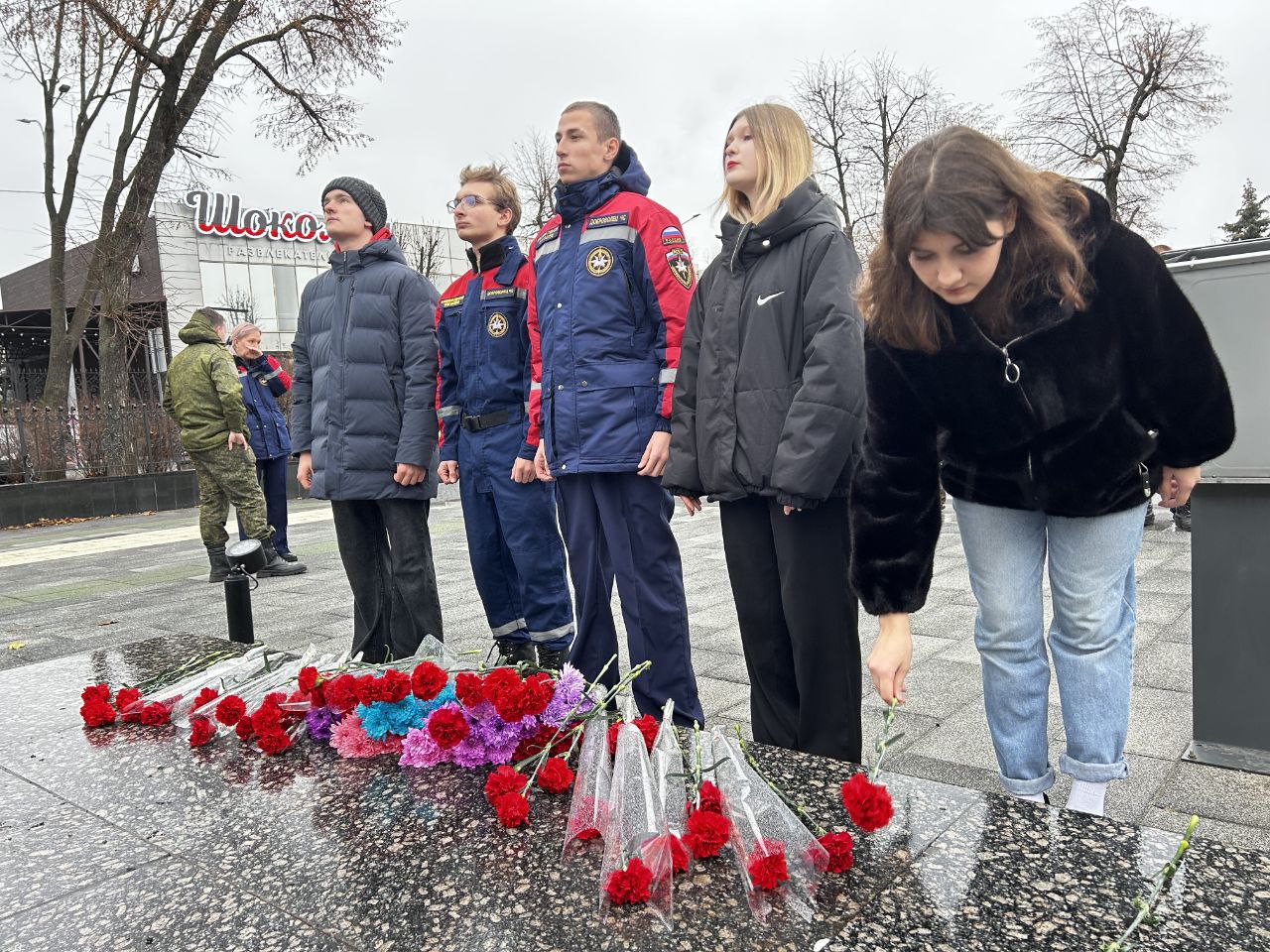 Вечная память героям: «Ворошиловец» чтит День неизвестного солдата! Вечная память героям: «Ворошиловец» чтит День неизвестного солдата!