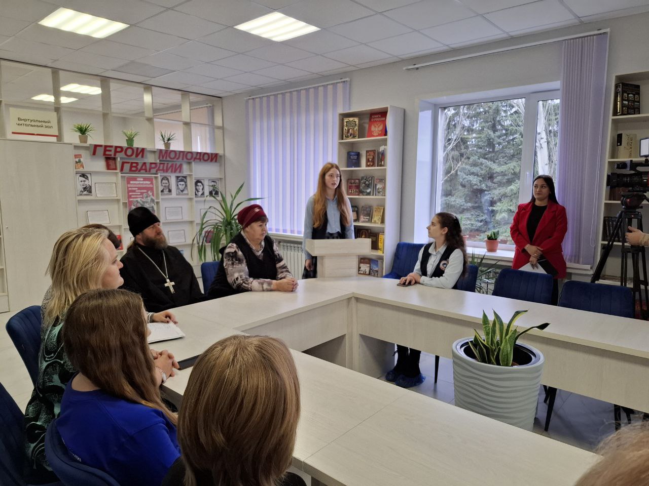 Сегодня, в День Неизвестного Солдата, в учреждениях культуры города Ровеньки проведены тематические мероприятия Сегодня, в День Неизвестного Солдата, в учреждениях культуры города Ровеньки проведены тематические мероприятия