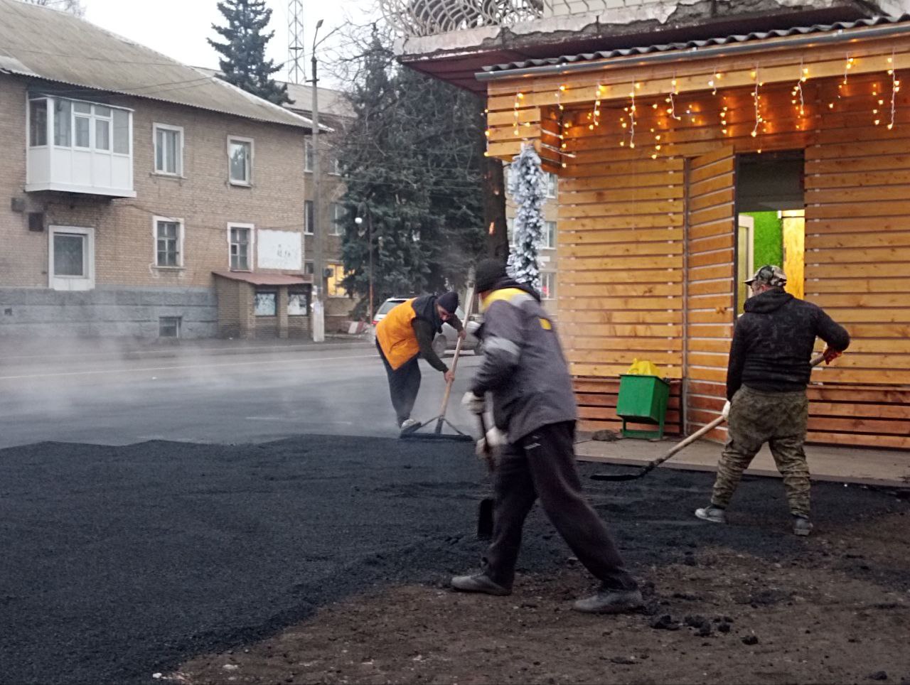 Андрей Рубанцов: В Ровеньках продолжаются работы по обустройству пешеходных тротуаров Андрей Рубанцов: В Ровеньках продолжаются работы по обустройству пешеходных тротуаров