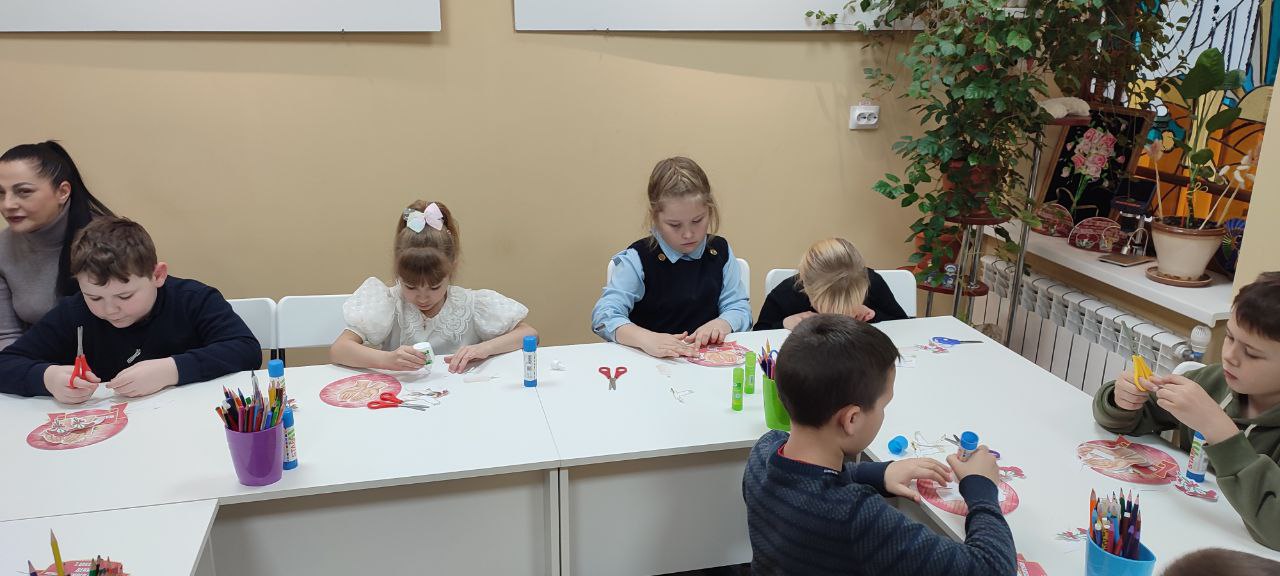 В Перевальском Детском центре прошло мероприятие, посвященное Дню неизвестного солдата В Перевальском Детском центре прошло мероприятие, посвященное Дню неизвестного солдата