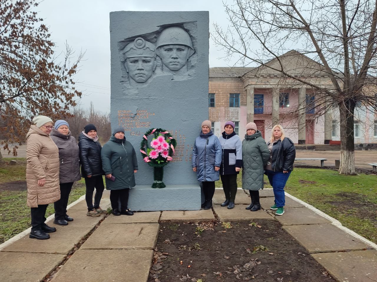 Сегодня на территории муниципалитета прошли торжественные мероприятия, посвящённые Дню Неизвестного Солдата Сегодня на территории муниципалитета прошли торжественные мероприятия, посвящённые Дню Неизвестного Солдата