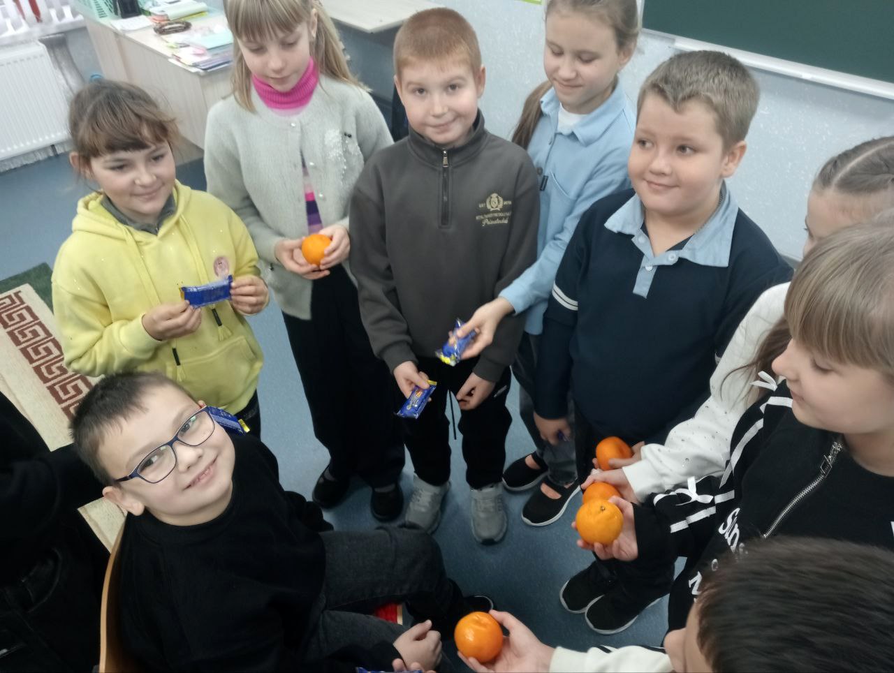 Обучающиеся Червонополянского учебно-воспитательного комплекса приняли участие в мероприятиях, посвященных Дню инвалида Обучающиеся Червонополянского учебно-воспитательного комплекса приняли участие в мероприятиях, посвященных Дню инвалида