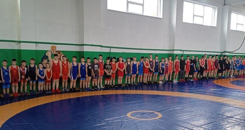 В Свердловска состоялся юношеский турнир по греко-римской борьбе В Свердловска состоялся юношеский турнир по греко-римской борьбе