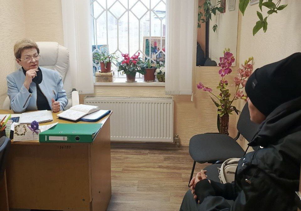 В Станице Луганской продолжается Декада приемов граждан приуроченная к 24-летию партии «Единая Россия» В Станице Луганской продолжается Декада приемов граждан приуроченная к 24-летию партии «Единая Россия»