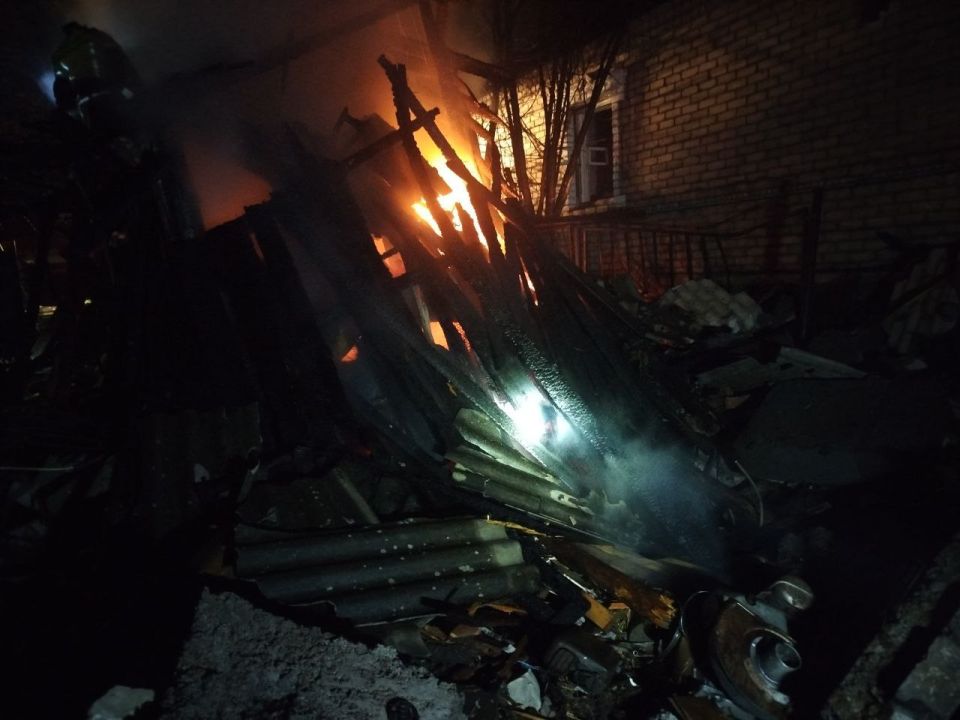 Вражеский БПЛА упал во двор частного дома в пгт