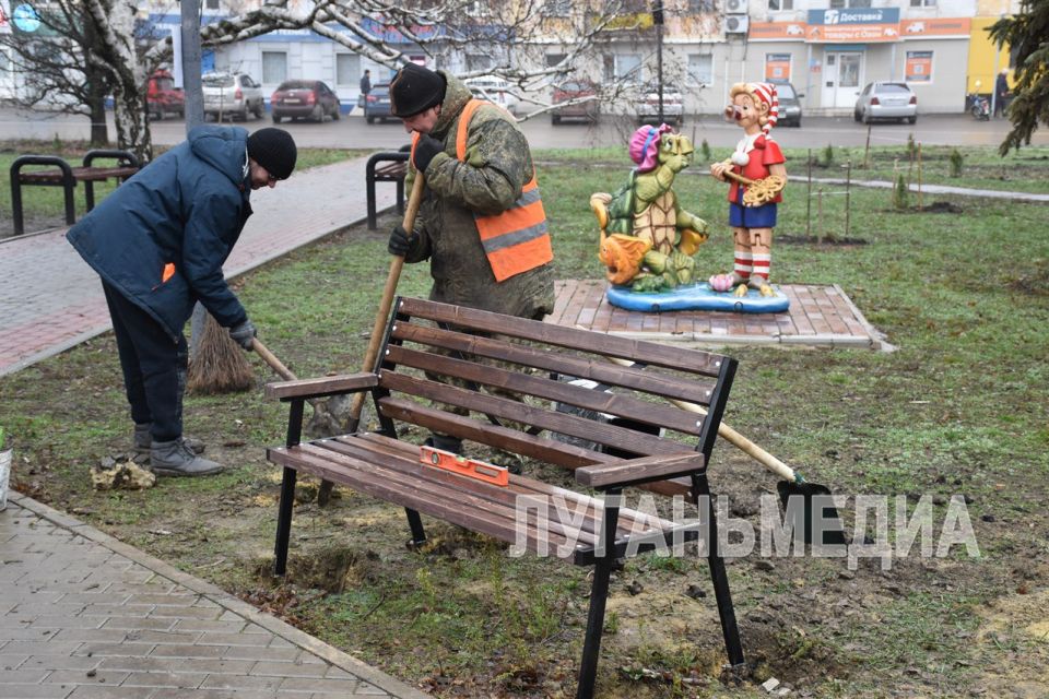 В Кировске приступили к реализации инициативного проекта «Благоустройство сквера площади им. Ленина» В Кировске приступили к реализации инициативного проекта «Благоустройство сквера площади им. Ленина»