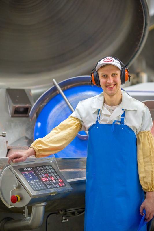 Молодой технолог Луганского мясокомбината получил благодарность от Президента РФ