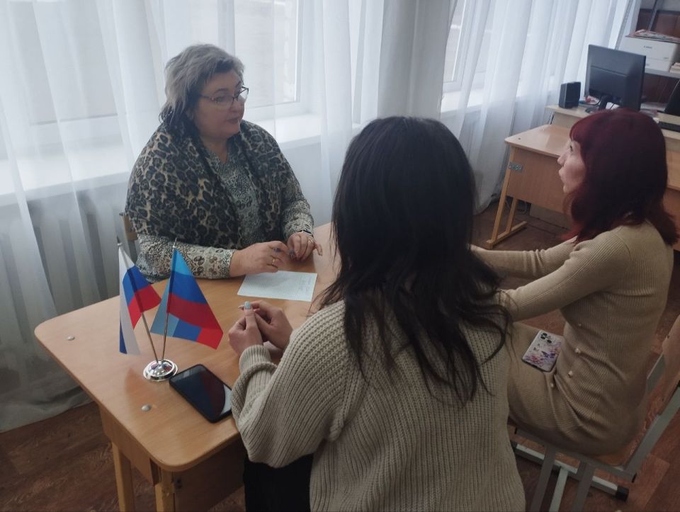Правовое просвещение в Ровеньках: укрепляем взаимодействие и защищаем права детей! Правовое просвещение в Ровеньках: укрепляем взаимодействие и защищаем права детей!