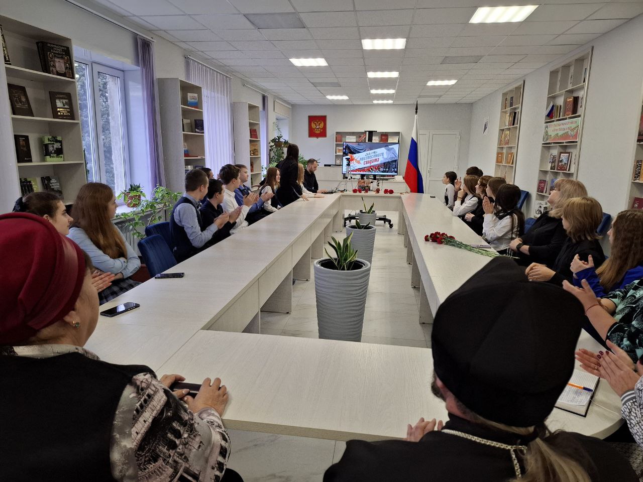 Сегодня, в День Неизвестного Солдата, в учреждениях культуры города Ровеньки проведены тематические мероприятия Сегодня, в День Неизвестного Солдата, в учреждениях культуры города Ровеньки проведены тематические мероприятия