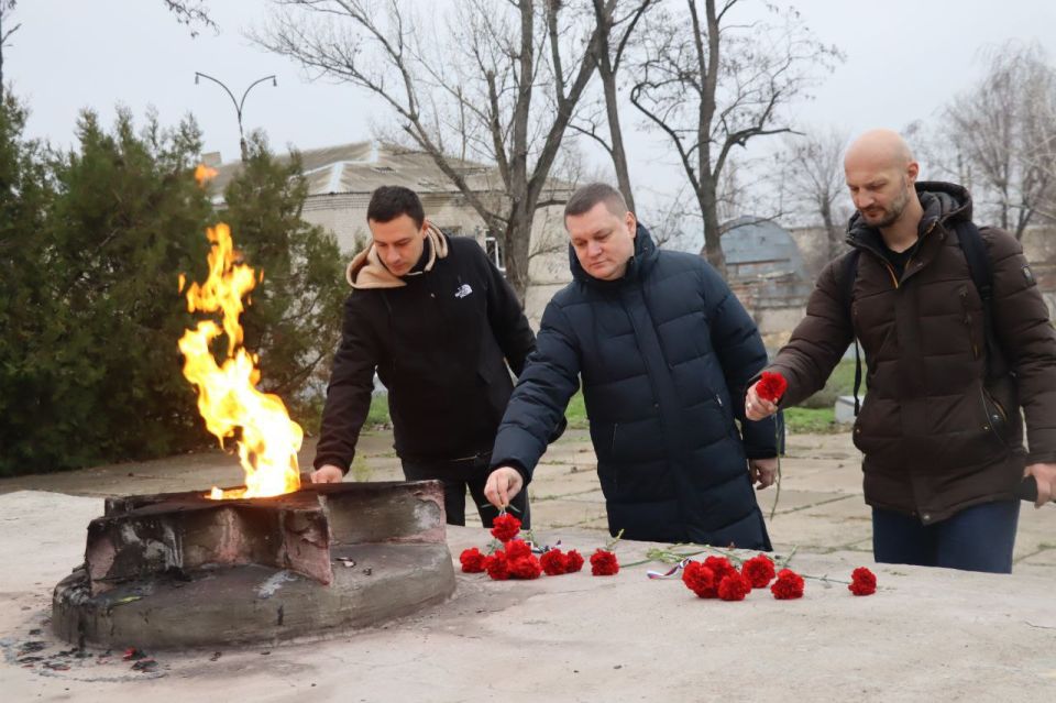 Северодончане почтили память погибших героев в День Неизвестного Солдата Северодончане почтили память погибших героев в День Неизвестного Солдата