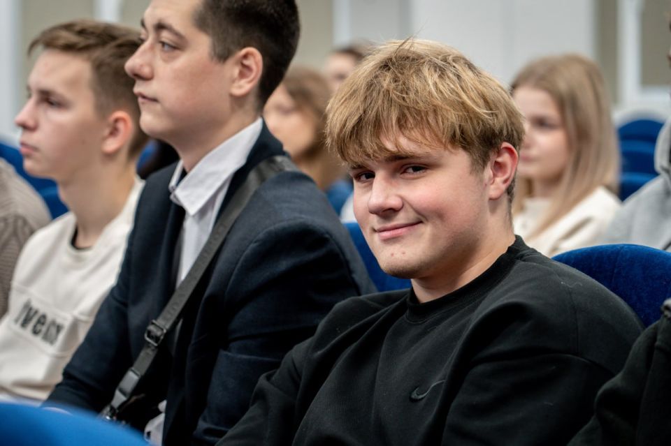 Михаил Голубович: В рамках проекта «ГосСтарт.Диалог» встретился с молодёжью Далевского университета Михаил Голубович: В рамках проекта «ГосСтарт.Диалог» встретился с молодёжью Далевского университета