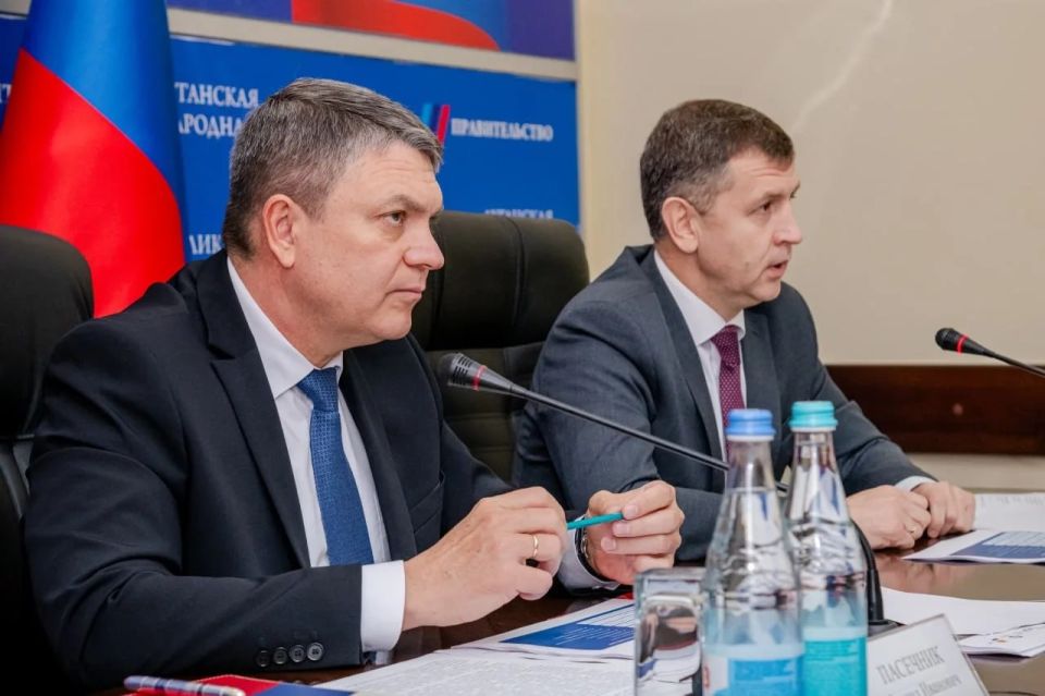 Глава ЛНР Леонид Пасечник провел заседание Совета по улучшению качества жизни в регионе Глава ЛНР Леонид Пасечник провел заседание Совета по улучшению качества жизни в регионе