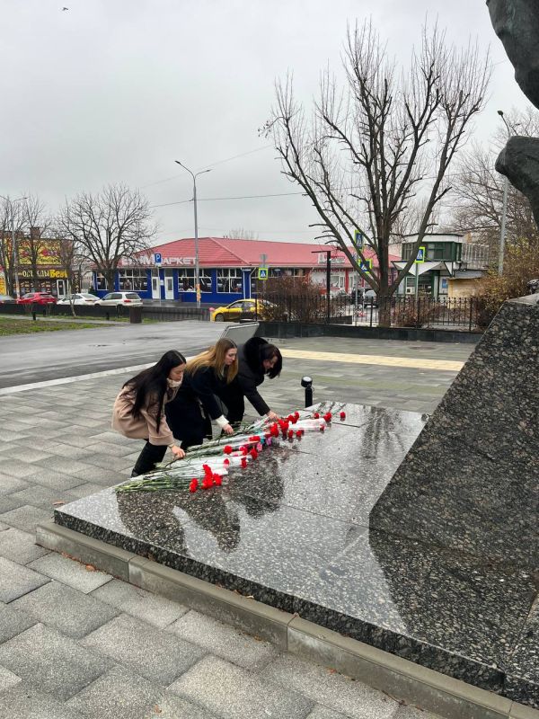 3 декабря, в День памяти Неизвестного Солдата, мы склоняем головы в память о каждом воине, павшем за свободу и будущее нашей Родины 3 декабря, в День памяти Неизвестного Солдата, мы склоняем головы в память о каждом воине, павшем за свободу и будущее нашей Родины