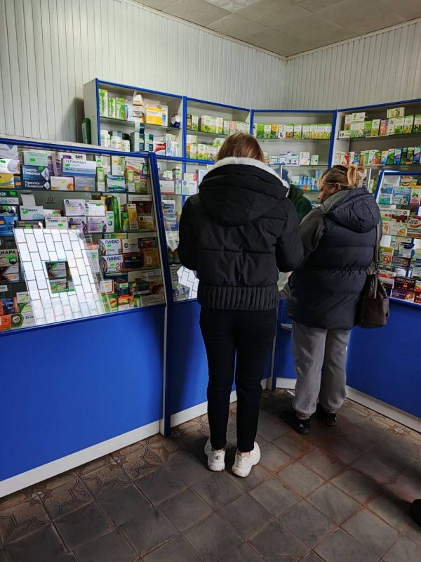 Специалисты отдела жизнеобеспечения пгт Дзержинский провели информационно-разъяснительную работу с представителями бизнеса по вопросам создания безбарьерной среды на подведомственной территории