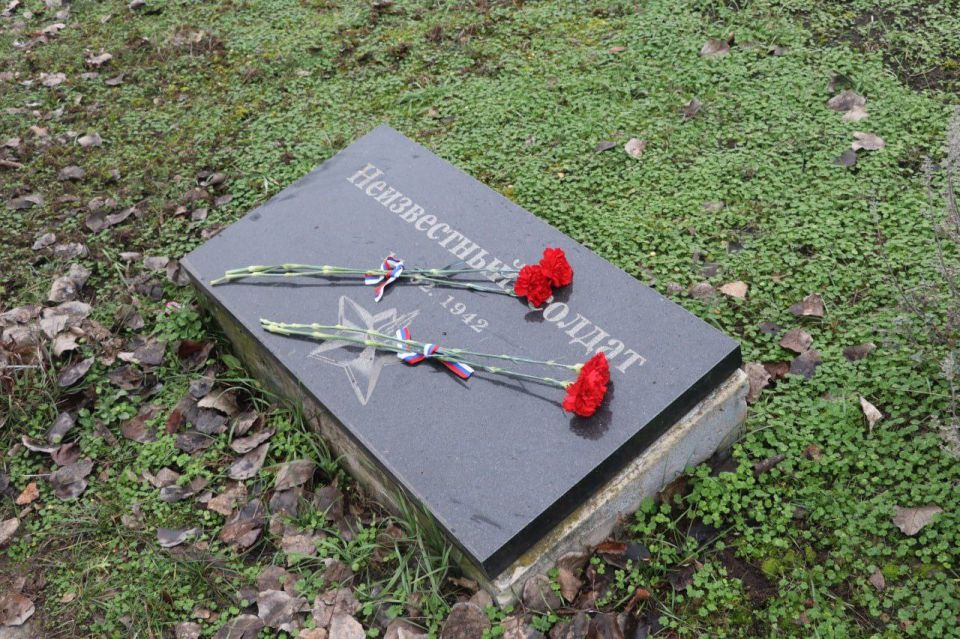 Яна Сылкина: Приняла участие в возложении цветов к Вечному огню в честь Дня Неизвестного Солдата Яна Сылкина: Приняла участие в возложении цветов к Вечному огню в честь Дня Неизвестного Солдата