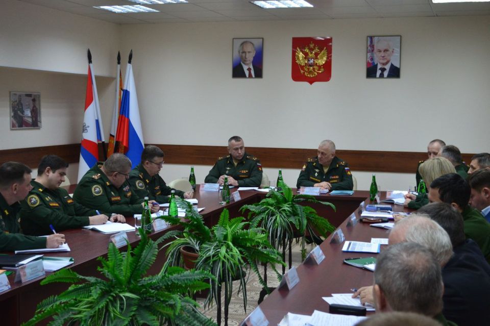 Офицеры ГВСУ СК России приняли участие в круглом столе в Военном университете Офицеры ГВСУ СК России приняли участие в круглом столе в Военном университете