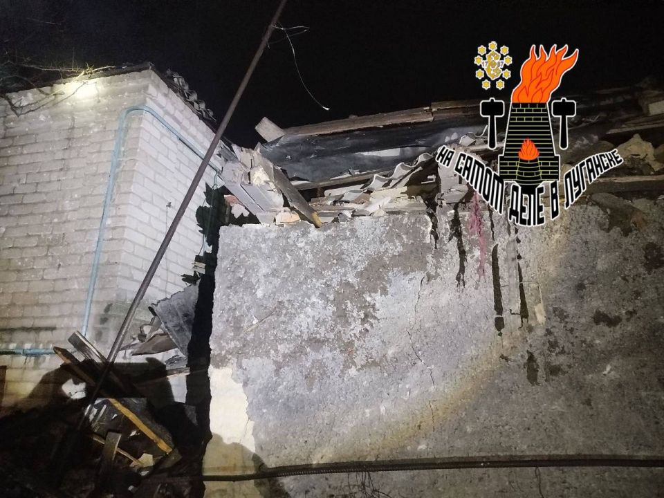 Украинский беспилотник вызвал пожар в частном дворе в пгт Крепенский Украинский беспилотник вызвал пожар в частном дворе в пгт Крепенский