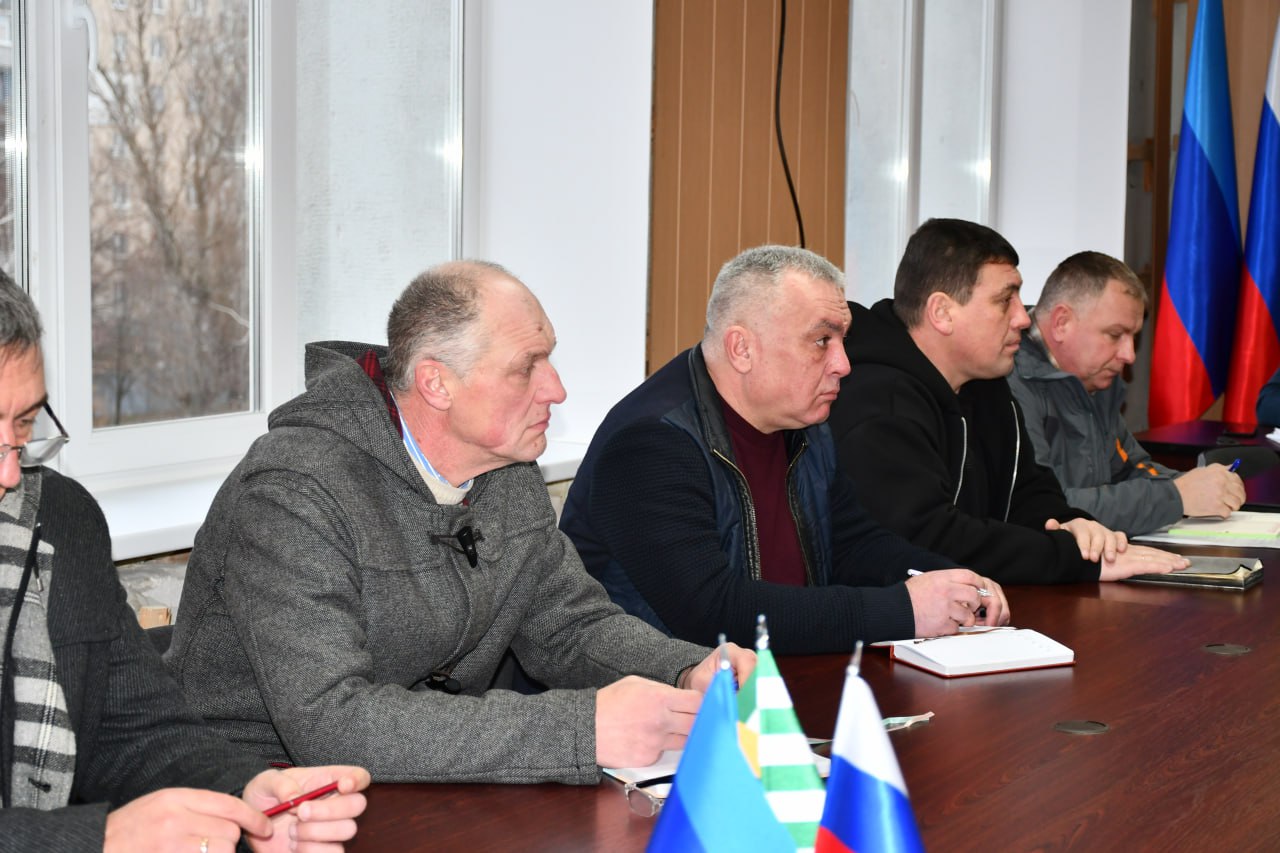 Врип Главы Евгений Шаталин совместно с первым заместителем Главы администрации Игорем Шмидтом провел совещание с руководителями структурных подразделений города Рубежное Врип Главы Евгений Шаталин совместно с первым заместителем Главы администрации Игорем Шмидтом провел совещание с руководителями структурных подразделений города Рубежное