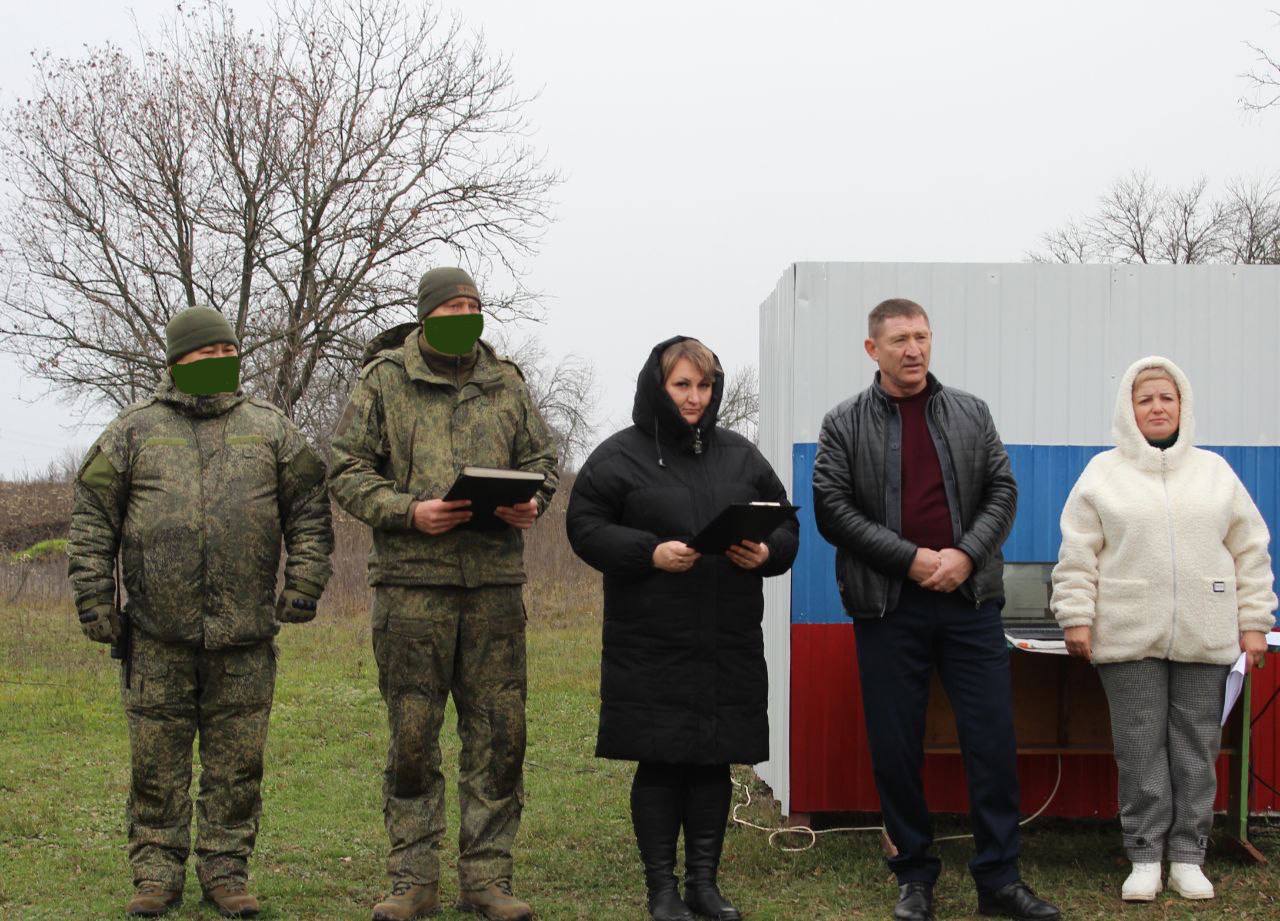 Память, которую храним: в Меловском МО отметили День Неизвестного Солдата Память, которую храним: в Меловском МО отметили День Неизвестного Солдата