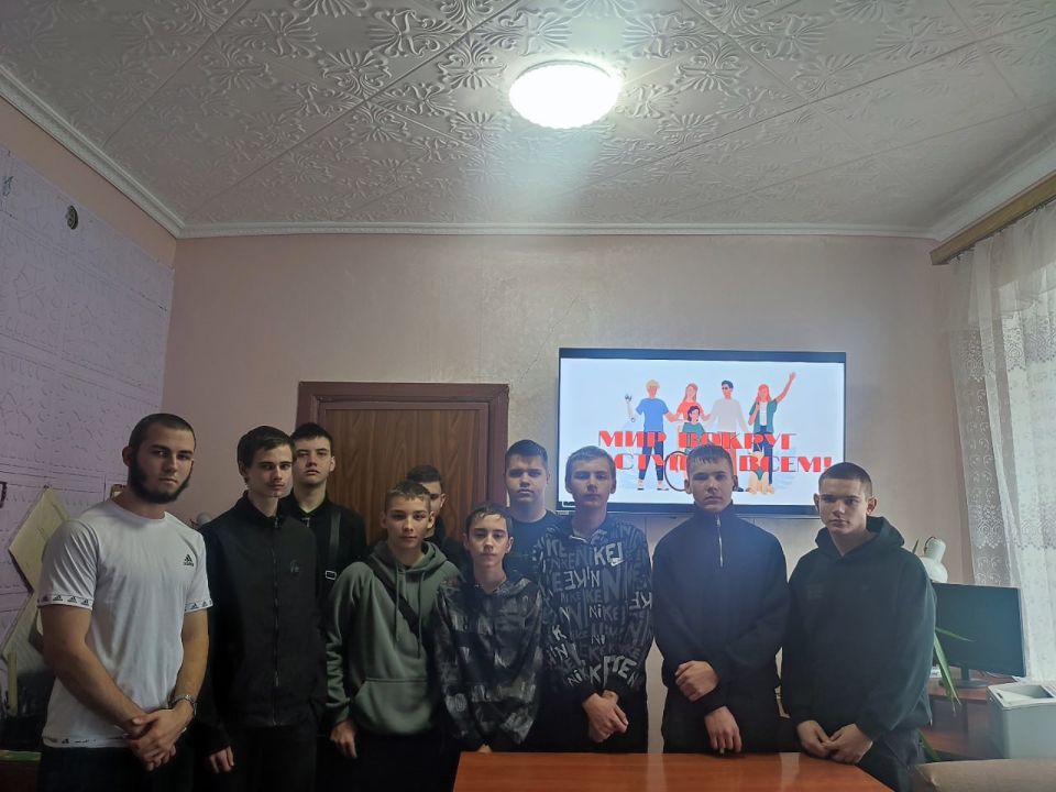 В Лутугинской средней школе №1 прошла лекция на тему «Вредные привычки и их последствия» В Лутугинской средней школе №1 прошла лекция на тему «Вредные привычки и их последствия»