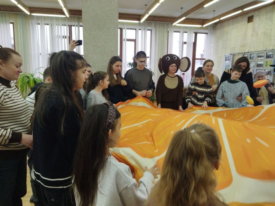 Сегодня в Ровеньках состоялась детская концертно-развлекательная программа, посвященная Международному дню инвалида Сегодня в Ровеньках состоялась детская концертно-развлекательная программа, посвященная Международному дню инвалида