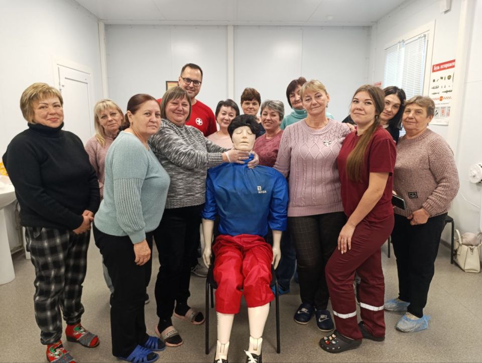 Младший персонал Ровеньковской городской больницы продолжает обучаться правилам оказания первой помощи в Школе медицины катастроф