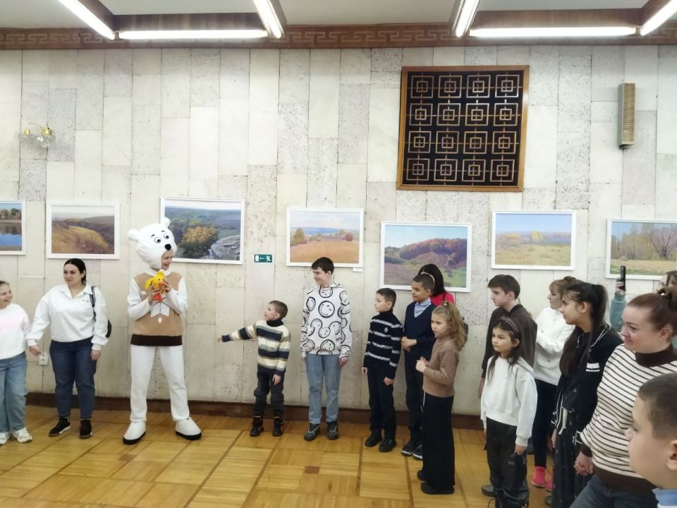 Сегодня в Ровеньках состоялась детская концертно-развлекательная программа, посвященная Международному дню инвалида Сегодня в Ровеньках состоялась детская концертно-развлекательная программа, посвященная Международному дню инвалида