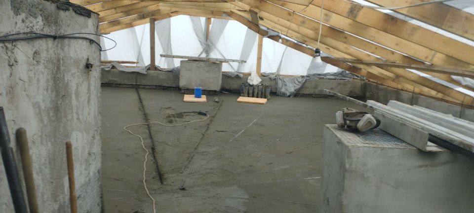 В рамках специального инфраструктурного проекта в Краснодоне специалисты подрядной организации ООО СК «СТИЛЛ» выполняют капитальный ремонт мягкой кровли многоквартирного жилого дома по адресу: кв. Шевченко, д. 42 В рамках специального инфраструктурного проекта в Краснодоне специалисты подрядной организации ООО СК «СТИЛЛ» выполняют капитальный ремонт мягкой кровли многоквартирного жилого дома по адресу: кв. Шевченко, д. 42