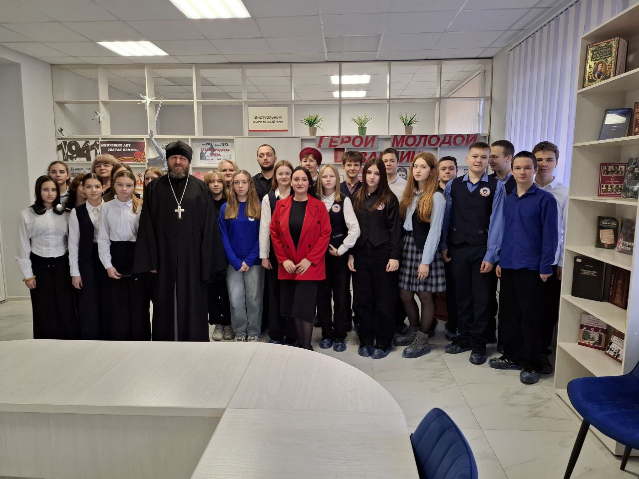 Сегодня, в День Неизвестного Солдата, в учреждениях культуры города Ровеньки проведены тематические мероприятия Сегодня, в День Неизвестного Солдата, в учреждениях культуры города Ровеньки проведены тематические мероприятия