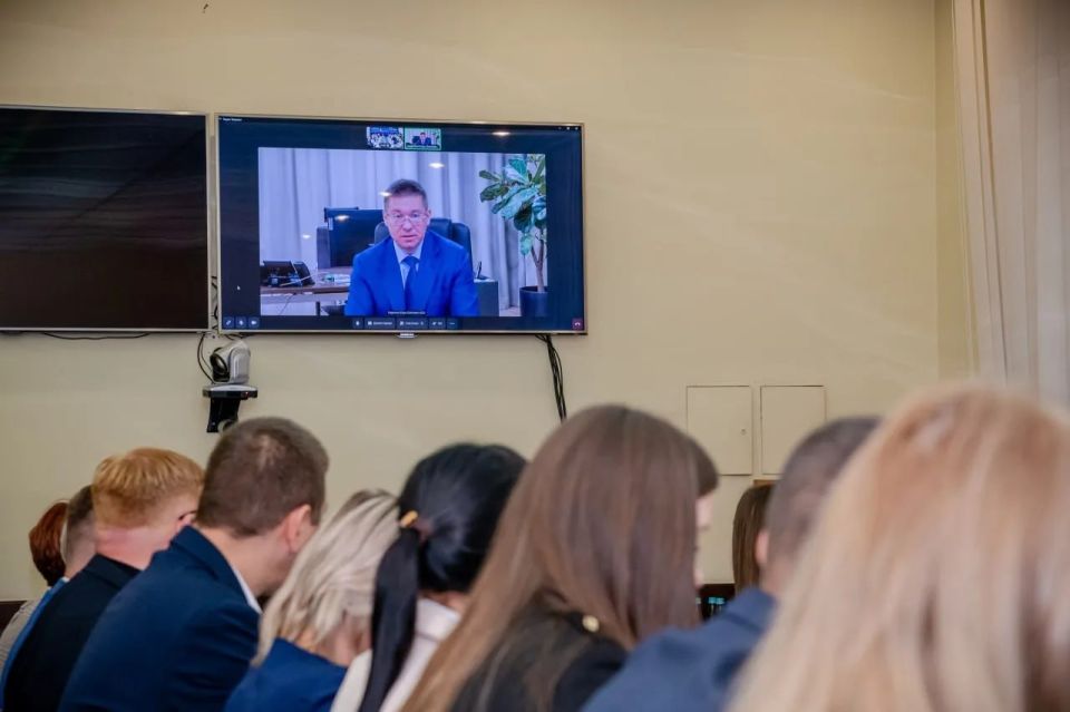 Глава ЛНР Леонид Пасечник провел заседание Совета по улучшению качества жизни в регионе Глава ЛНР Леонид Пасечник провел заседание Совета по улучшению качества жизни в регионе