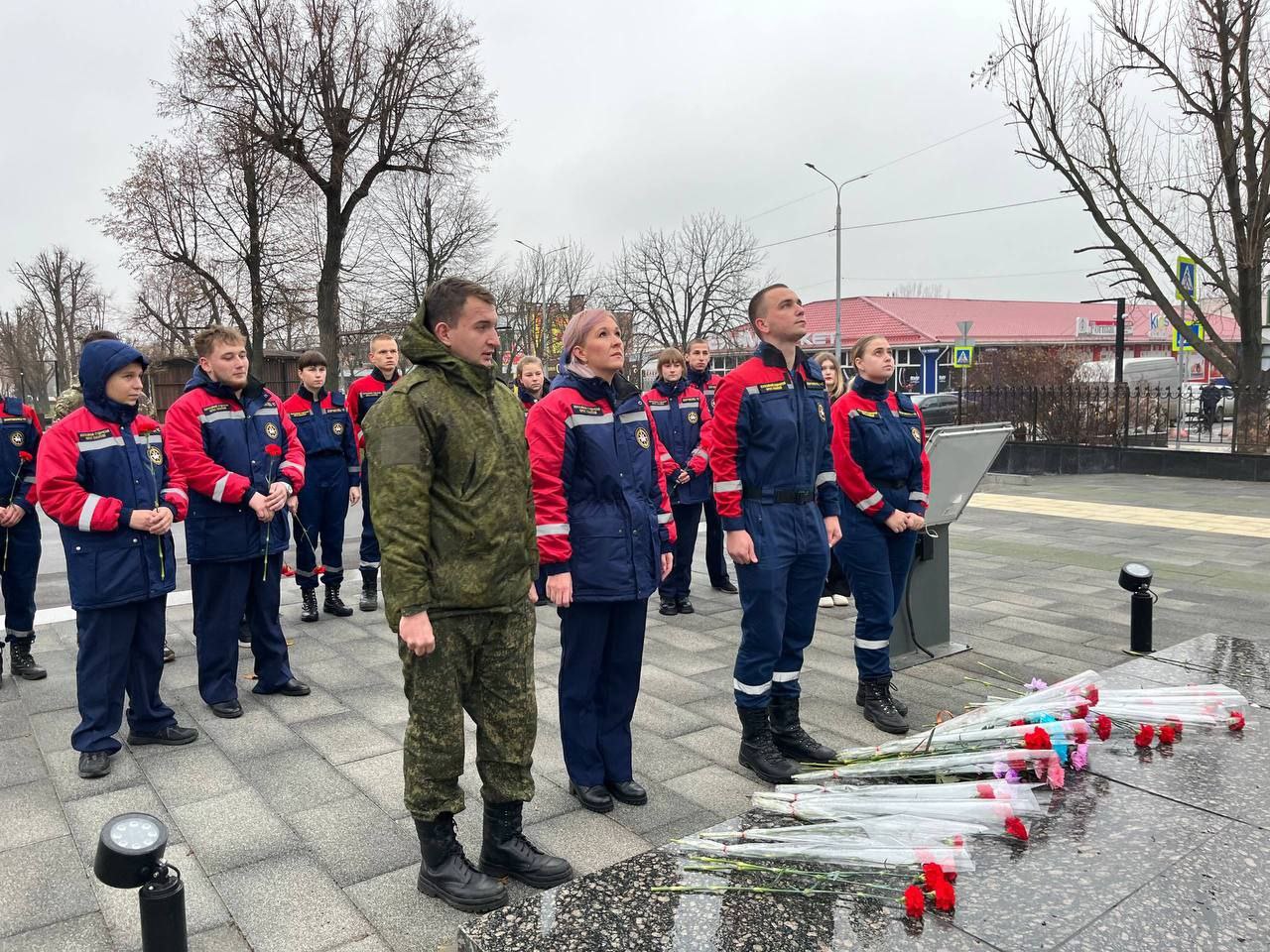 Вечная память героям: «Ворошиловец» чтит День неизвестного солдата! Вечная память героям: «Ворошиловец» чтит День неизвестного солдата!