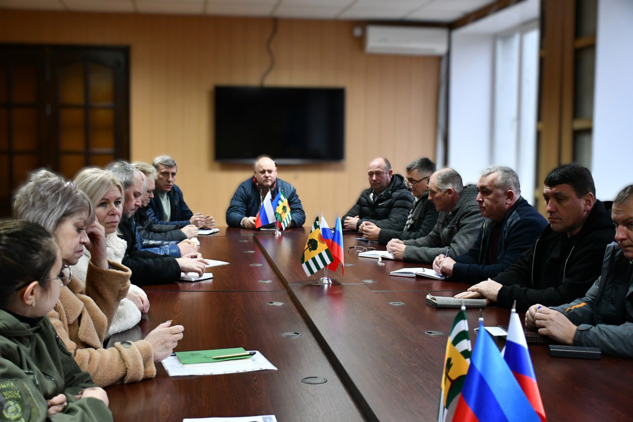 Врип Главы Евгений Шаталин совместно с первым заместителем Главы администрации Игорем Шмидтом провел совещание с руководителями структурных подразделений города Рубежное Врип Главы Евгений Шаталин совместно с первым заместителем Главы администрации Игорем Шмидтом провел совещание с руководителями структурных подразделений города Рубежное