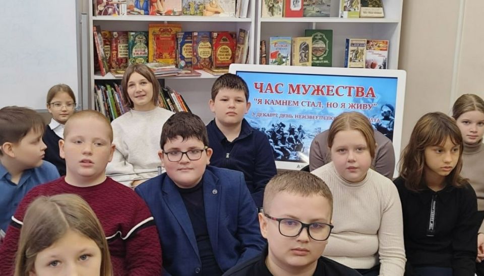Светлана Гребенькова: Начала сегодняшний день с возложения цветов к Вечному огню в Сквере Доблести и Славы Светлана Гребенькова: Начала сегодняшний день с возложения цветов к Вечному огню в Сквере Доблести и Славы