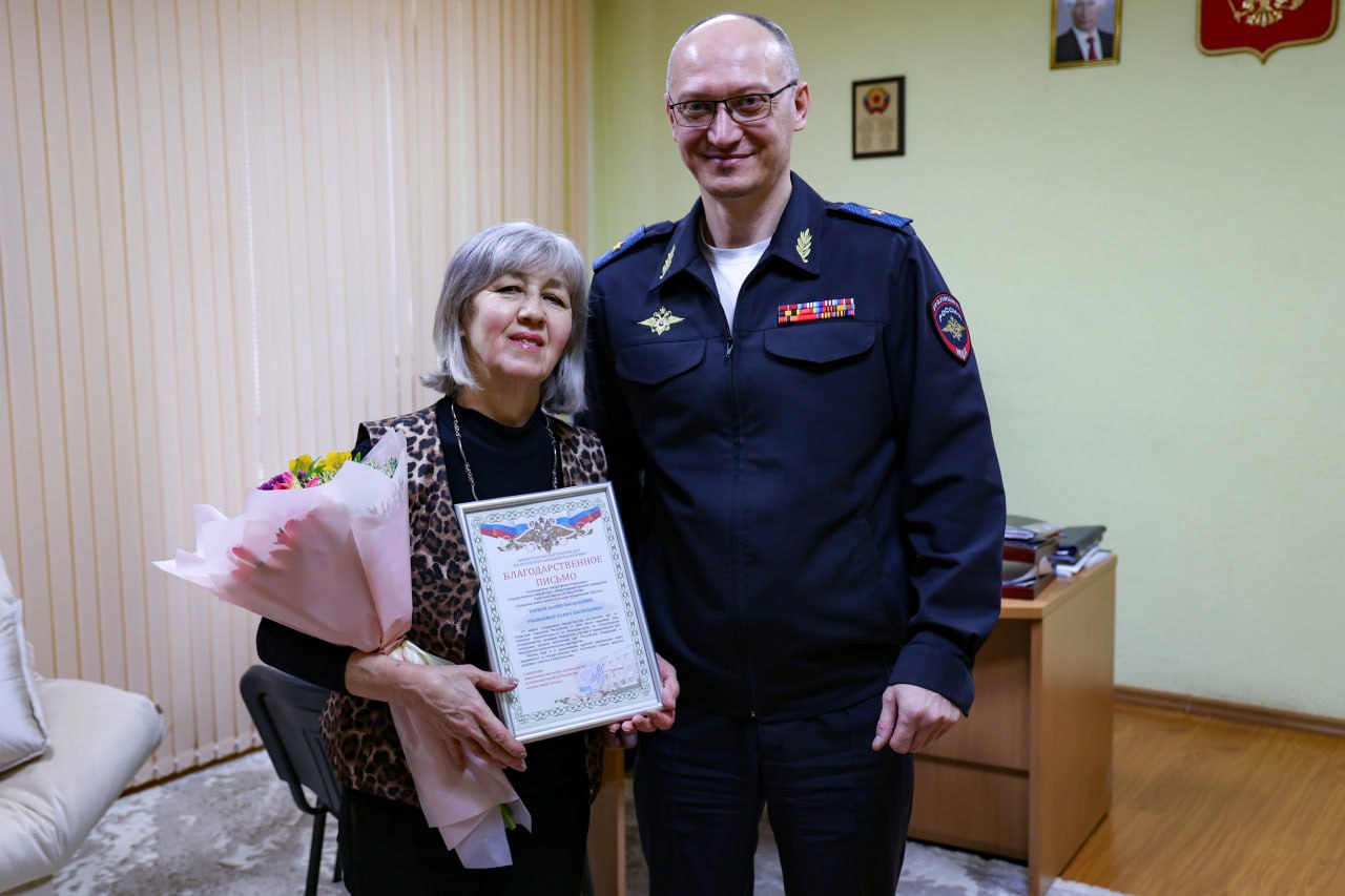 11 За плодотворное сотрудничество с правоохранительным ведомством деятели культуры ЛНР получили благодарственные письма от Александра Корниенко 11 За плодотворное сотрудничество с правоохранительным ведомством деятели культуры ЛНР получили благодарственные письма от Александра Корниенко