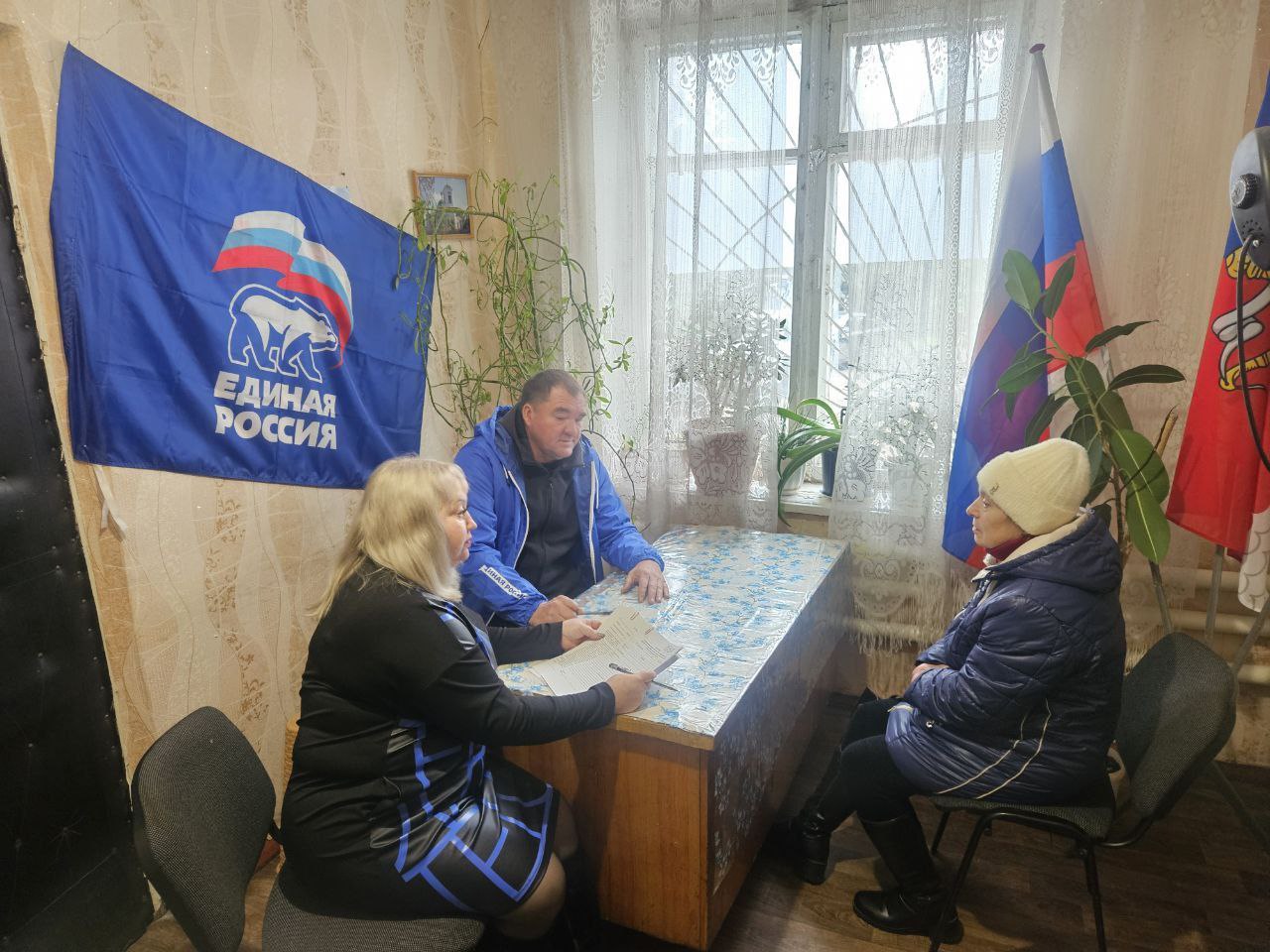 Депутат от партии «Единая Россия» Юрий Калинин провёл выездной приём граждан на территории Великочерниговского отдела жизнеобеспечения Депутат от партии «Единая Россия» Юрий Калинин провёл выездной приём граждан на территории Великочерниговского отдела жизнеобеспечения