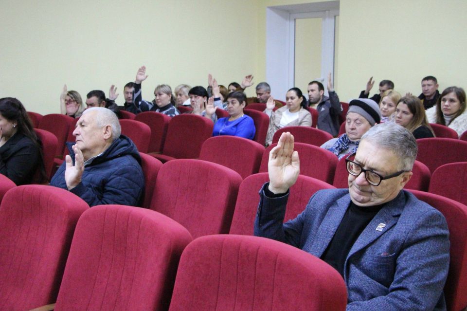 В Меловском муниципальном округе прошли публичные слушания по проекту решения Совета муниципального округа муниципальное образование Меловский муниципальный округ Луганской Народной Республики «О внесении изменений в Правила... В Меловском муниципальном округе прошли публичные слушания по проекту решения Совета муниципального округа муниципальное образование Меловский муниципальный округ Луганской Народной Республики «О внесении изменений в Правила...