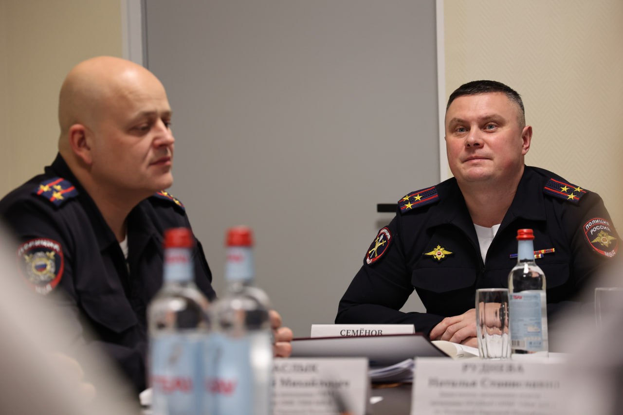 111Замминистра внутренних дел по вопросам гражданства и регистрации иностранных граждан Дмитрий Семёнов встретился с представителями региональных вузов 111Замминистра внутренних дел по вопросам гражданства и регистрации иностранных граждан Дмитрий Семёнов встретился с представителями региональных вузов