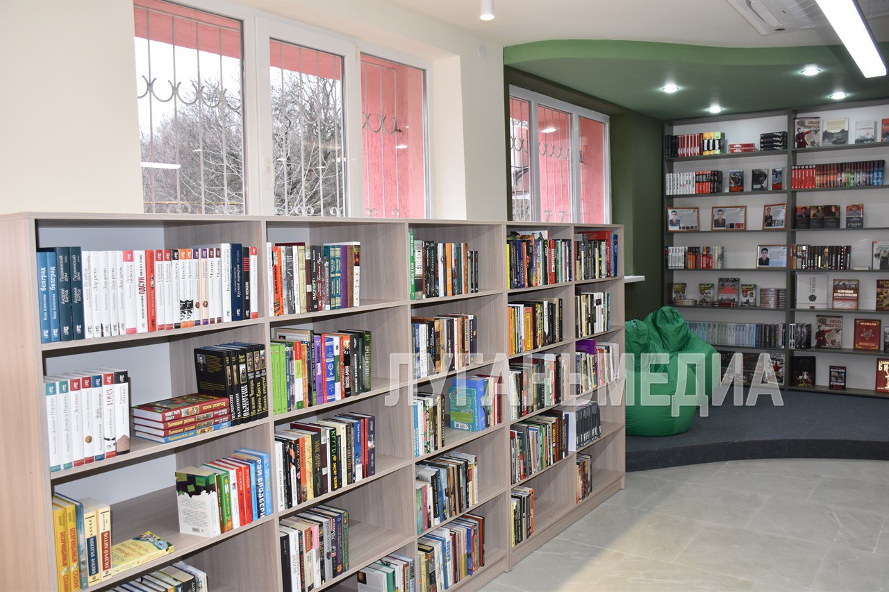 В Перевальске состоялось торжественное открытие модельной библиотеки «Библиопортал» В Перевальске состоялось торжественное открытие модельной библиотеки «Библиопортал»