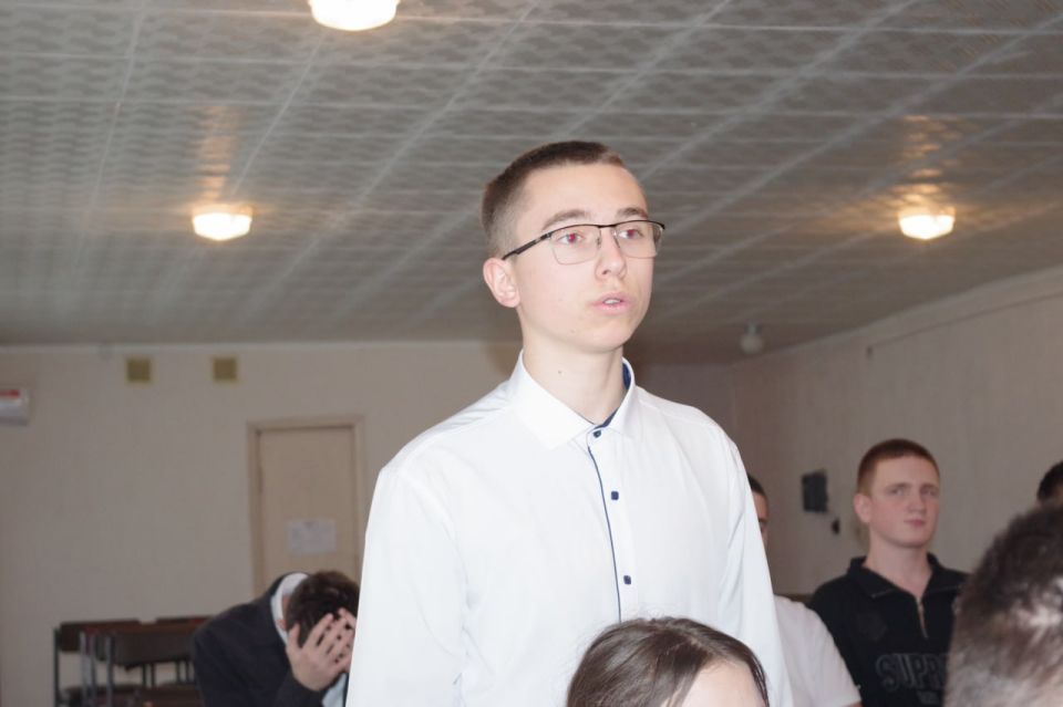 В Славяносербском муниципальном округе состоялся важный разговор о будущем с молодежью В Славяносербском муниципальном округе состоялся важный разговор о будущем с молодежью