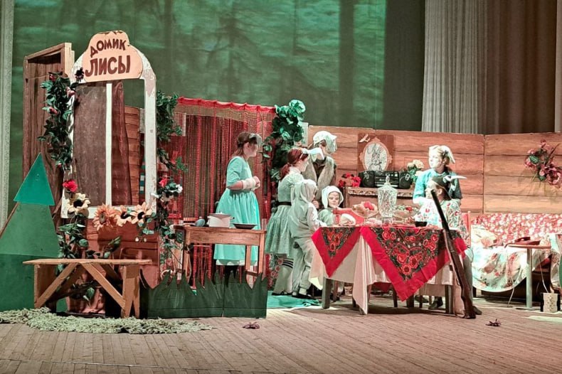 В Свердловске «Единая Россия» организовала благотворительный показ музыкальной сказки В Свердловске «Единая Россия» организовала благотворительный показ музыкальной сказки