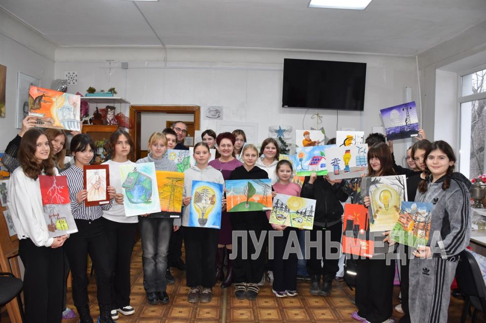 Работы юных художников из Первомайска ко Дню энергетика будут выставлены в Калуге Работы юных художников из Первомайска ко Дню энергетика будут выставлены в Калуге